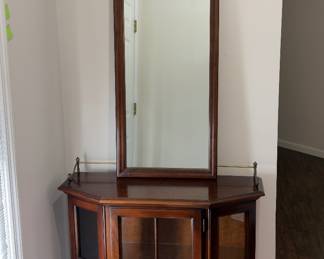 Curio cabinet and Mirror (Set)