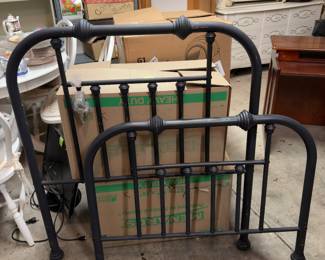 Black Iron Bed (with rails)