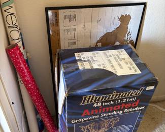 Animated Grapevine standing reindeer