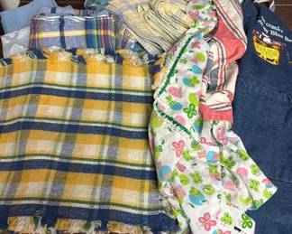 Vintage Linen Lot, Aprons, Placemats Napkins