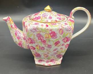 Royal Cotswolds teapot by Godinger, featuring a pink Tulip Chintz floral pattern with gold trim