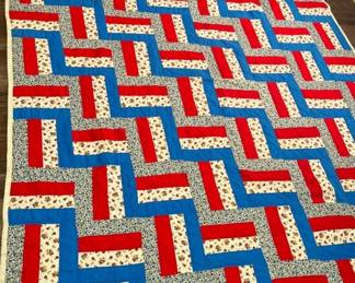 Amazing Vintage Hand Sewn Quilt W beautiful Pattern And Colors