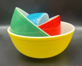 004 Vintage Pyrex Primary Colors Mixing Bowl Set  4 Nesting Bowls Yellow, Green, Red, Blue
