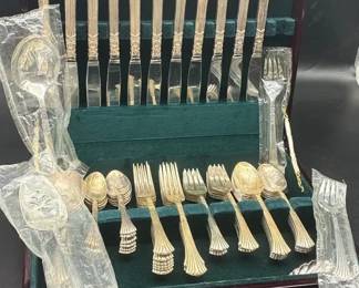 Vintage Floral Queen Onieda Ltd Silver Plate 60 pc Flatwareware Set Box not Included if Shipped