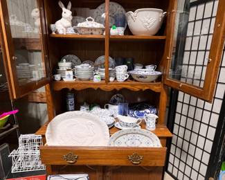 CHINA HUTCH