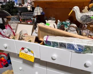 ASSORTED DECOR