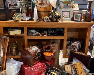 ASSORTED DECOR