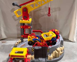 AMERICAN PLASTIC TOYS COLOSSAL CONSTRUCTION ZONE PLAYSET