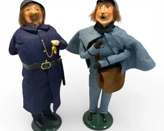 Byers Choice Ltd. The Carolers Police Officer  Mailman