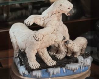 Polar bear sculpture Antelma Santini