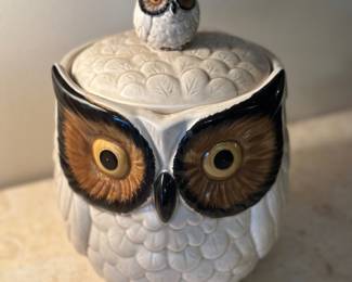 Vintage owl cookie jar 