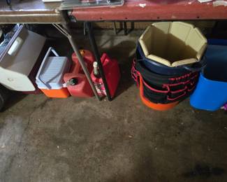 Buckets & coolers