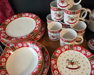 Charlton Hall Classic Traditions Christmas dishes