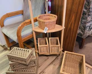 Nice storage baskets, 3 tier shelf, rolling chair