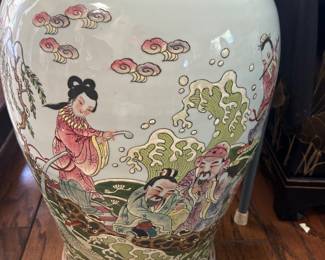 Chinese Hand painted Antique Vase 
