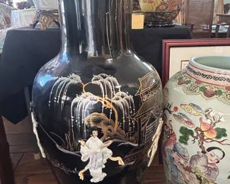 Oriental Black Porcelain Vase 