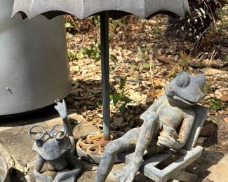 Beach Bum Frogs Yard Art