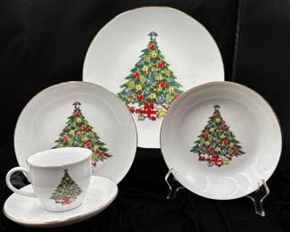 Jamestown China Christmas Dinnerware Set