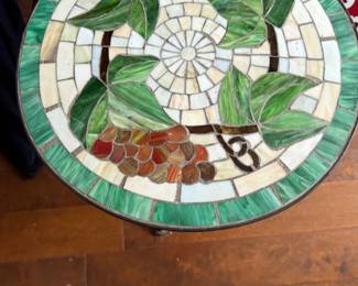 Grapes / Set Tile Table