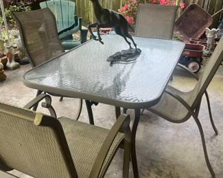 Patio table/4 chairs 
