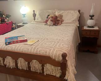 Maple bed/mattress set