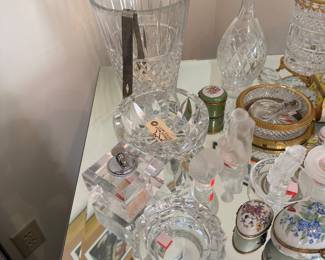 Lalique, Objet d'art:  Waterford crystal, French crystal/Baccarat, Limoges porcelain boxes