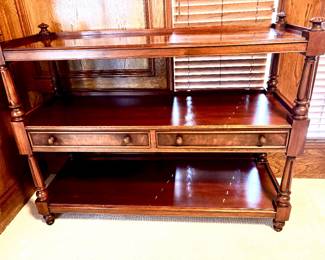 Striking server or bar