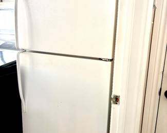 Roper by Whirlpool fridge