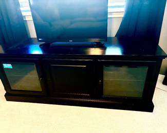 Black media console