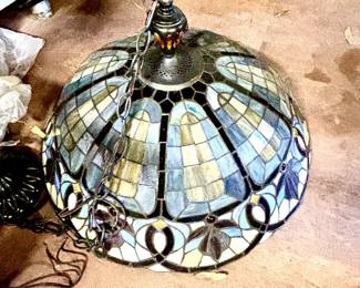Tiffany style light fixture