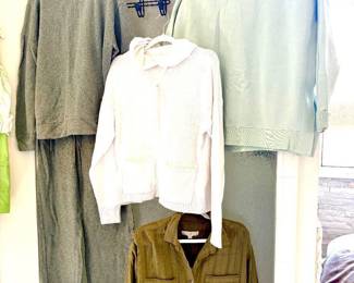 Ladies casual clothes - md/lg