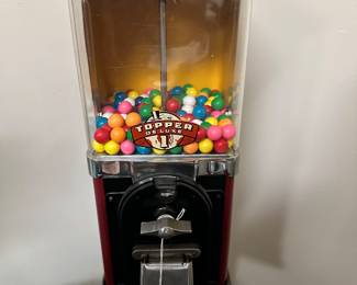 Topper gum ball machine