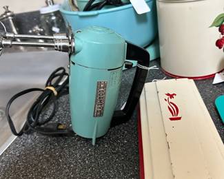 Super cool vintage kitchen items