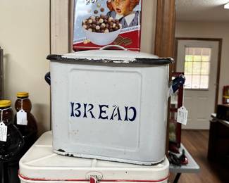 Bread boxes