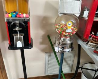 More than gumball machine machines also have table top ones