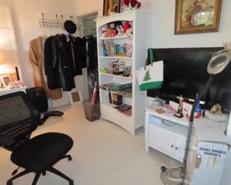 Office/crafts room