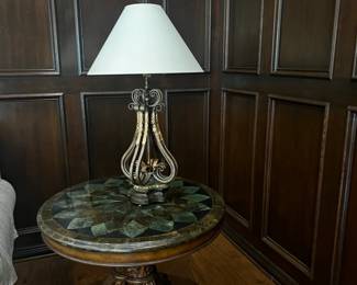 BEAUTIFUL TRADITIONAL SIDE TABLES AND TABLE LAMPS.