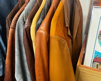 SEVERAL MEN'S LEATHER JACKETS! 30+ (NOT PICTURED)