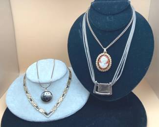 Vintage Ladies Necklaces