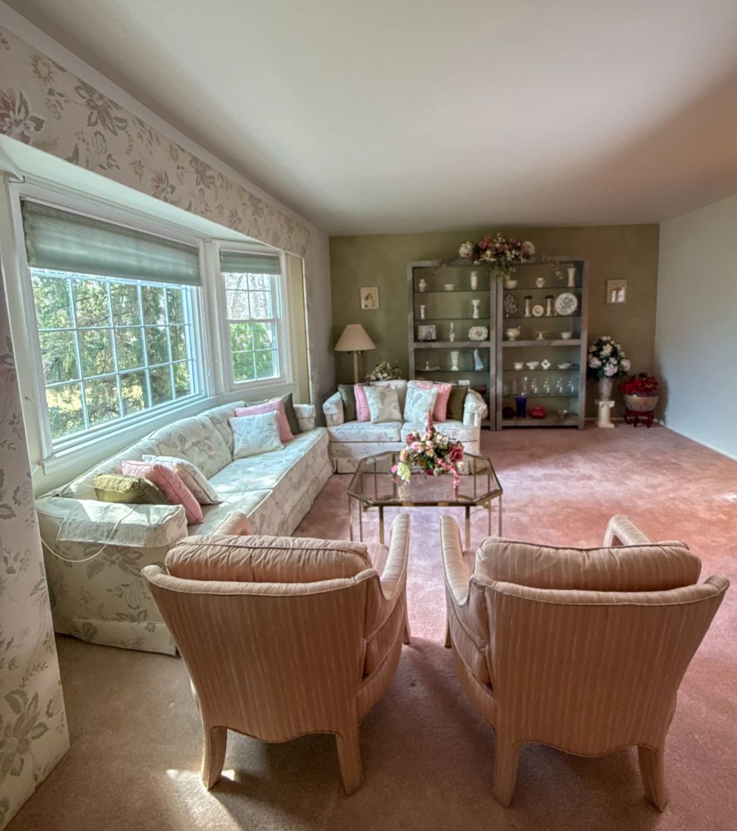 Full Room View Showing Furniture, Décor, and Household Items Available