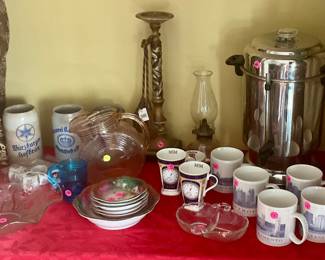 Large percolator, mugs