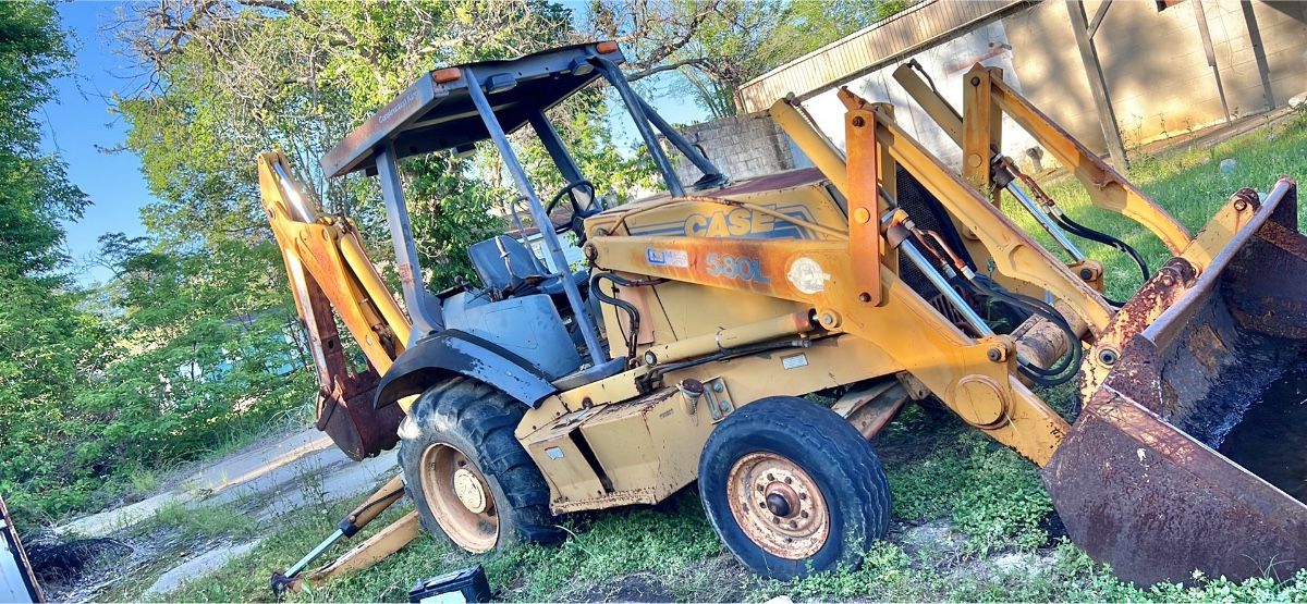 ВАСКНОЕ FOR SALE 1995-1999 YEAR CASE 580L RUNS • WORKS • READY TO GO $ $29,900 OBO PLACE BID !!! ONLY 821 HRS WILL TAKE $22,000 TODAY