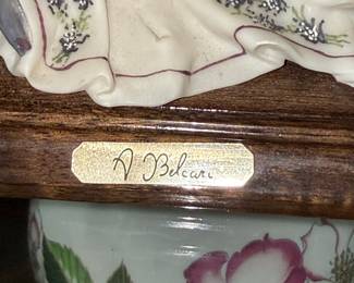 Giuseppe Armani "Lady with Flowers" Porcelain Figurine