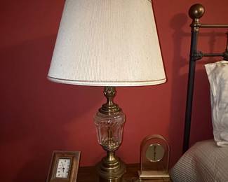 Vintage Stiffel Brass and Crystal Urn Table Lamp