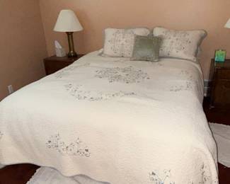 Modern Heirloom Gwen White Floral Embroidered Bedspread