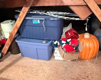 Rubbermaid Roughneck Storage Totes with Holiday Decor