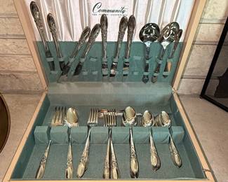 Community "Rosewood" Silverplate Flatware Set in Case