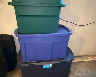 Rubbermaid Roughneck Storage Totes