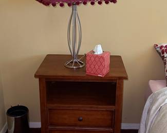Traditional Wooden Nightstand with Table Lamp