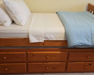 Pine Wood Trundle Bed with Faux Drawer Fronts